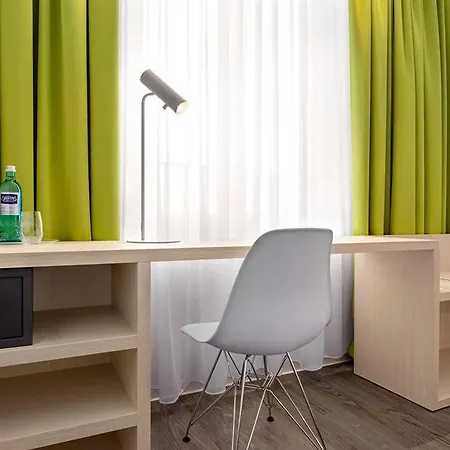 Super 8 By Wyndham Отель