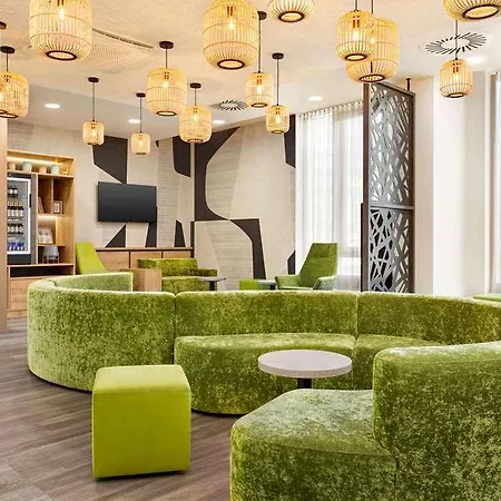Super 8 By Wyndham Hotel