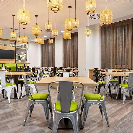 Отель Super 8 By Wyndham Хемниц