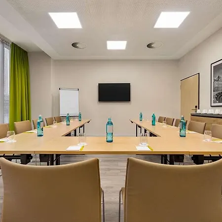 Super 8 By Wyndham Hotel Chemnitz