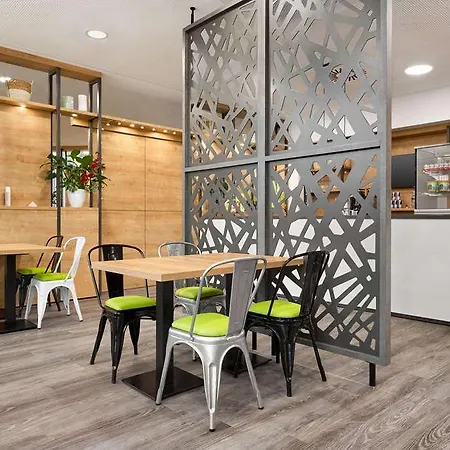 Super 8 By Wyndham Отель *