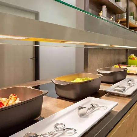 Отель Super 8 By Wyndham