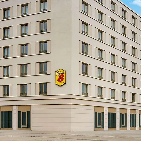 Super 8 By Wyndham Hotel