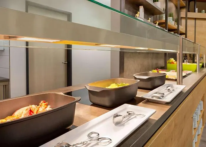 מלון Super 8 By Wyndham